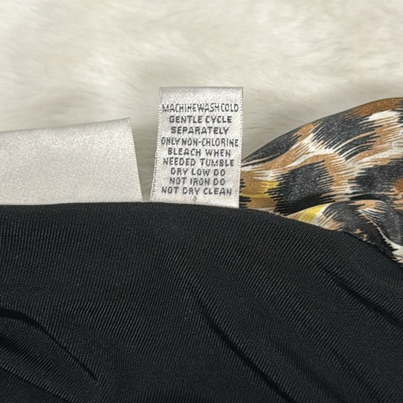 Chicos Travelers Womens XL Black Animal Print Trim Liquid Stretch Knit Top work - Picture 6 of 8